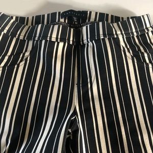 NWOT Sanctuary Jeggings, Striped Black & Off White